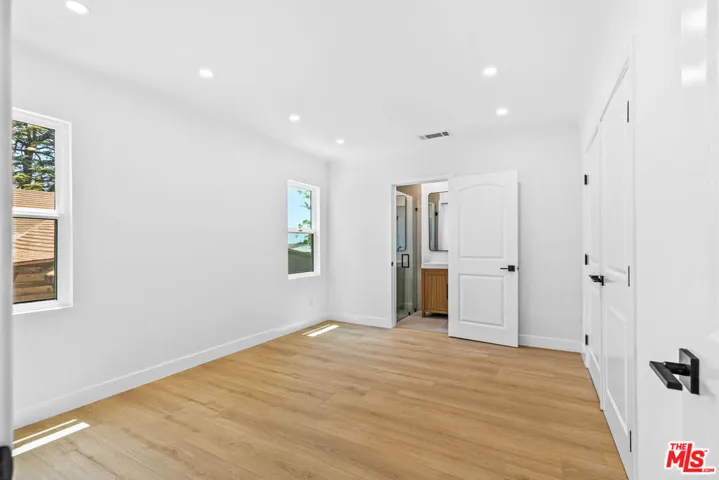 1722 Bel Aire Drive, Glendale, California 91201