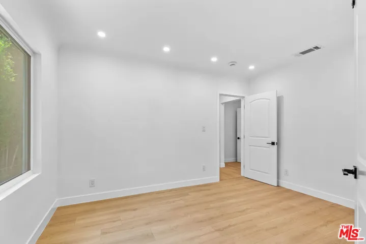 1722 Bel Aire Drive, Glendale, California 91201