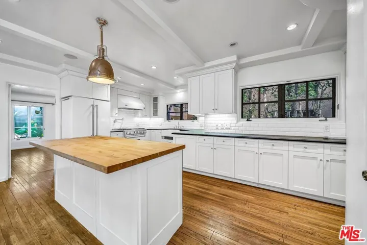 333 S Roxbury Drive, Beverly Hills, California 90212