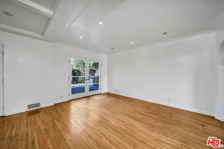 333 S Roxbury Drive, Beverly Hills, California 90212