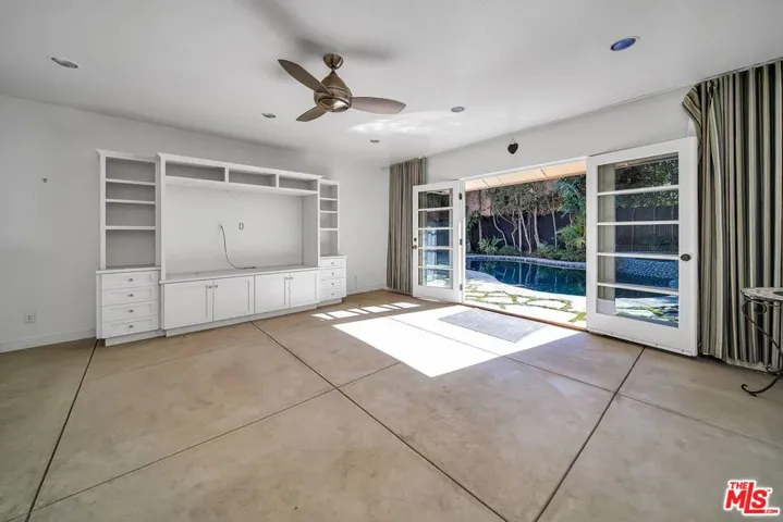333 S Roxbury Drive, Beverly Hills, California 90212