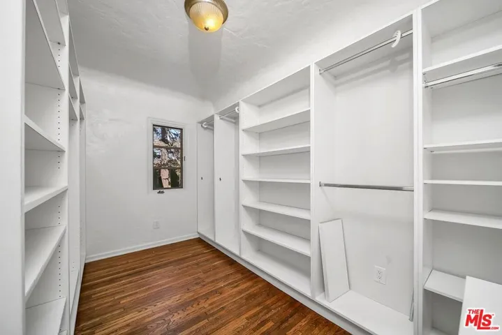 333 S Roxbury Drive, Beverly Hills, California 90212