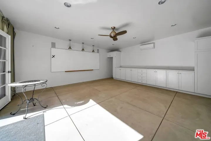 333 S Roxbury Drive, Beverly Hills, California 90212