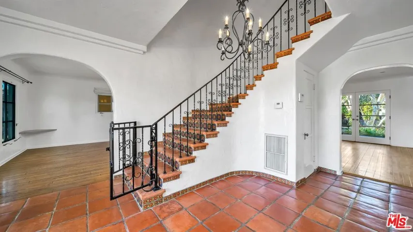 333 S Roxbury Drive, Beverly Hills, California 90212