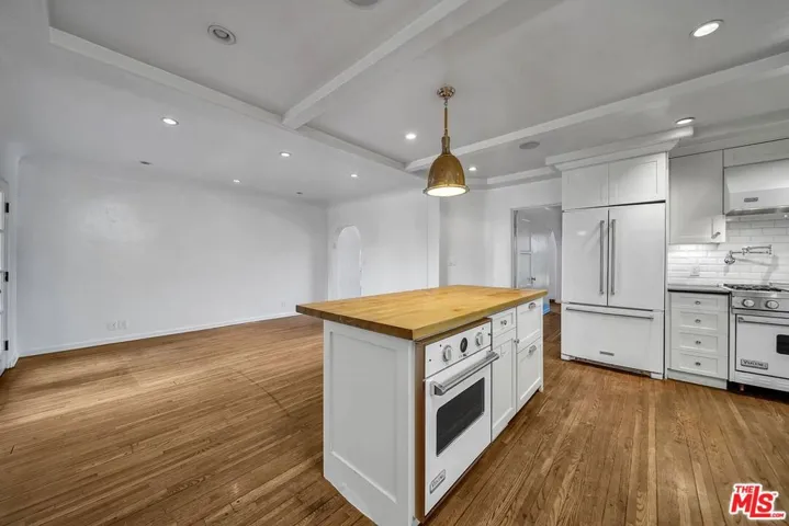 333 S Roxbury Drive, Beverly Hills, California 90212