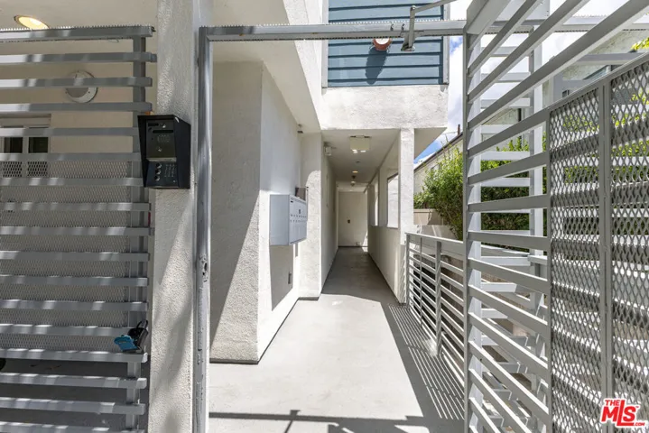 10735 Bloomfield Street 5, Los Angeles, California 91602