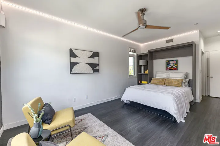 10735 Bloomfield Street 5, Los Angeles, California 91602