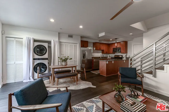 10735 Bloomfield Street 5, Los Angeles, California 91602