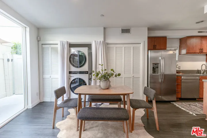 10735 Bloomfield Street 5, Los Angeles, California 91602