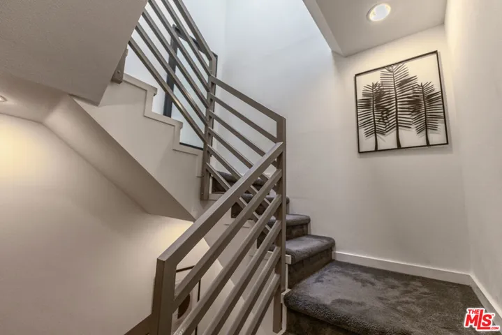 10735 Bloomfield Street 5, Los Angeles, California 91602