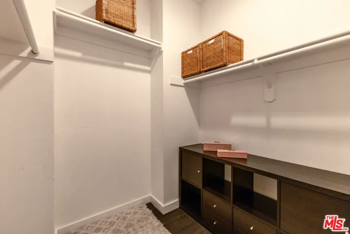10735 Bloomfield Street 5, Los Angeles, California 91602