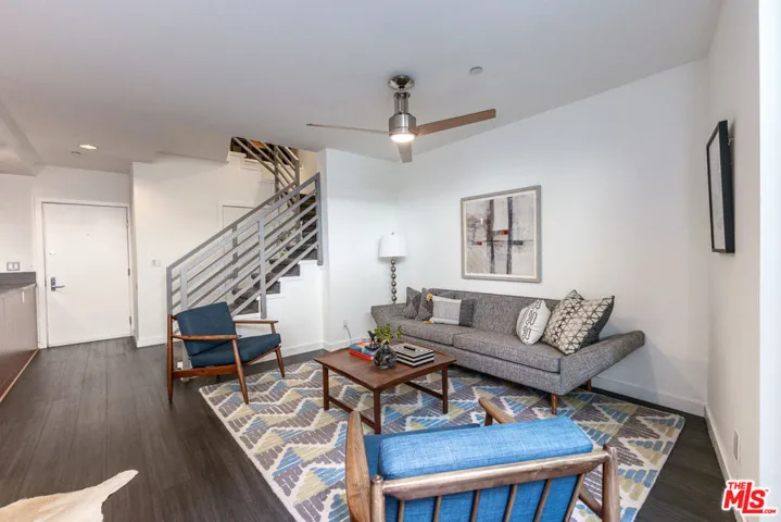 10735 Bloomfield Street 5, Los Angeles, California 91602