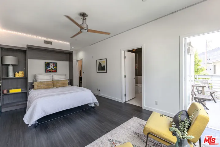 10735 Bloomfield Street 5, Los Angeles, California 91602