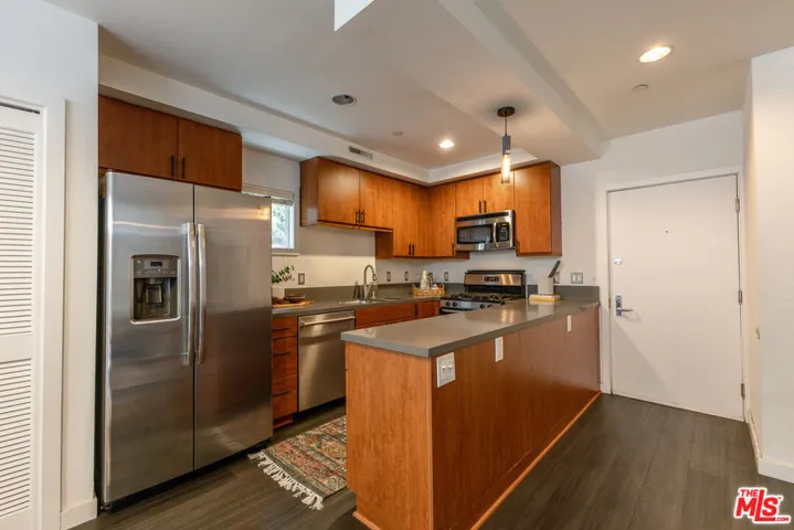 10735 Bloomfield Street 5, Los Angeles, California 91602