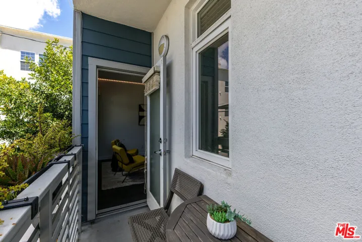 10735 Bloomfield Street 5, Los Angeles, California 91602