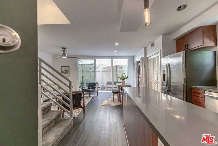 10735 Bloomfield Street 5, Los Angeles, California 91602