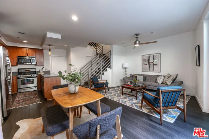 10735 Bloomfield Street 5, Los Angeles, California 91602