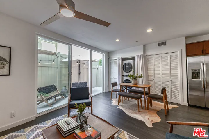 10735 Bloomfield Street 5, Los Angeles, California 91602