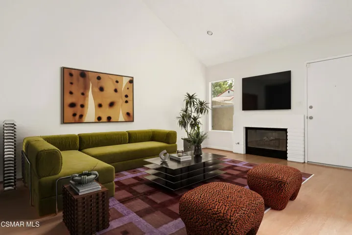Living Area: VS
