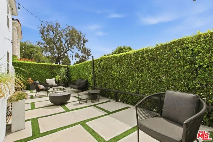 8613 W Olympic Boulevard, Los Angeles, California 90035