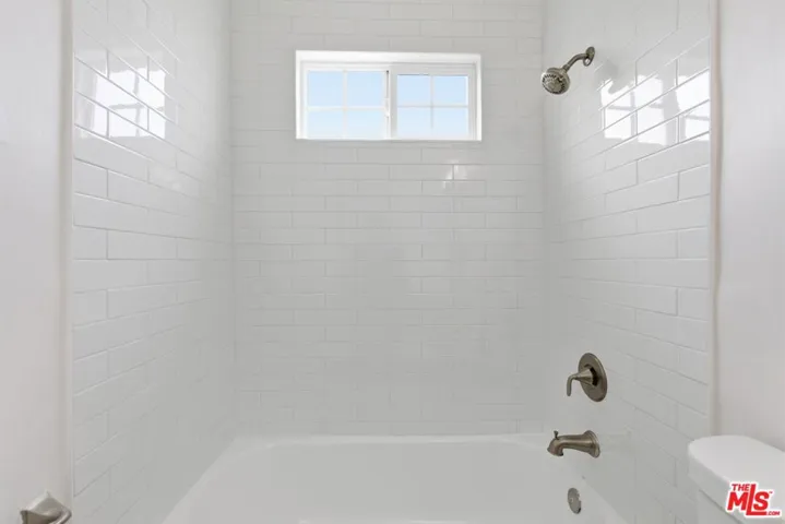 8613 W Olympic Boulevard, Los Angeles, California 90035