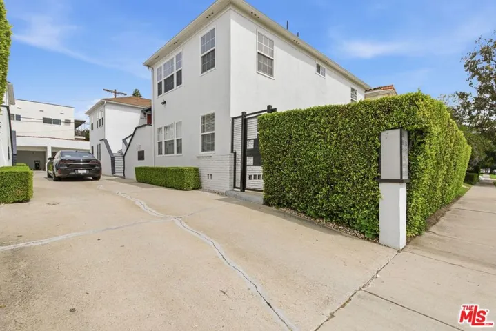 8613 W Olympic Boulevard, Los Angeles, California 90035