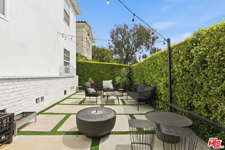 8613 W Olympic Boulevard, Los Angeles, California 90035