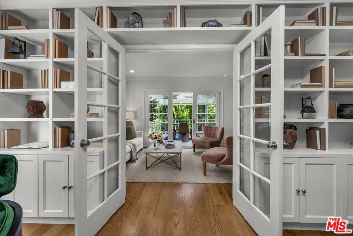 415 N Bonhill Road, Los Angeles, California 90049