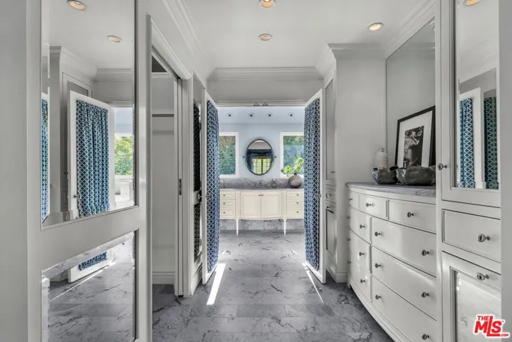 415 N Bonhill Road, Los Angeles, California 90049