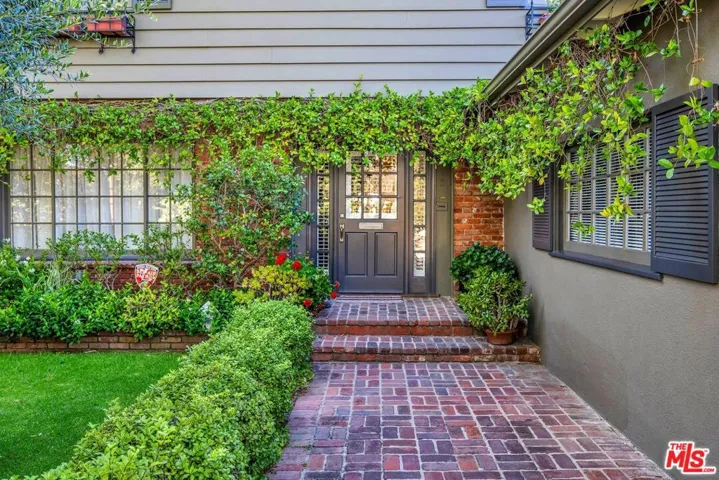415 N Bonhill Road, Los Angeles, California 90049