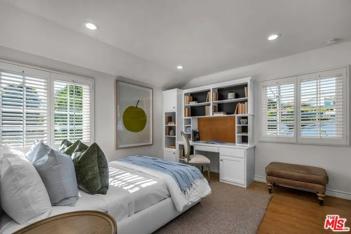 415 N Bonhill Road, Los Angeles, California 90049