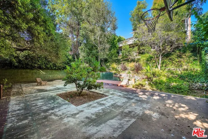 415 N Bonhill Road, Los Angeles, California 90049