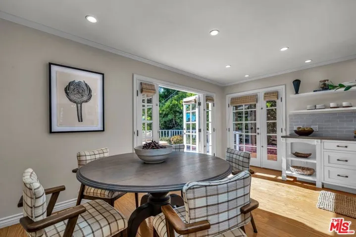 415 N Bonhill Road, Los Angeles, California 90049