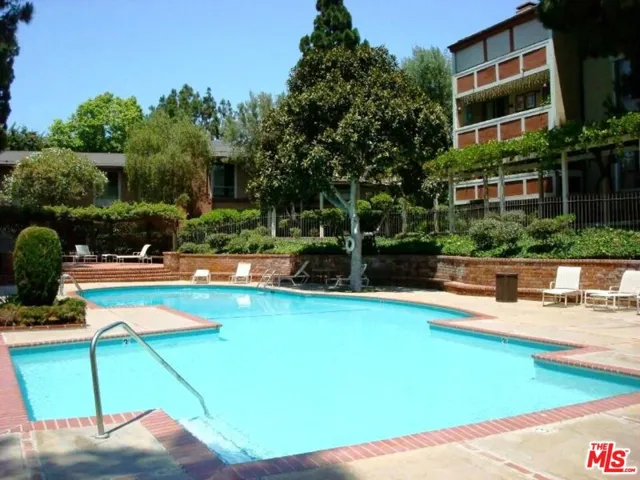 Community pool