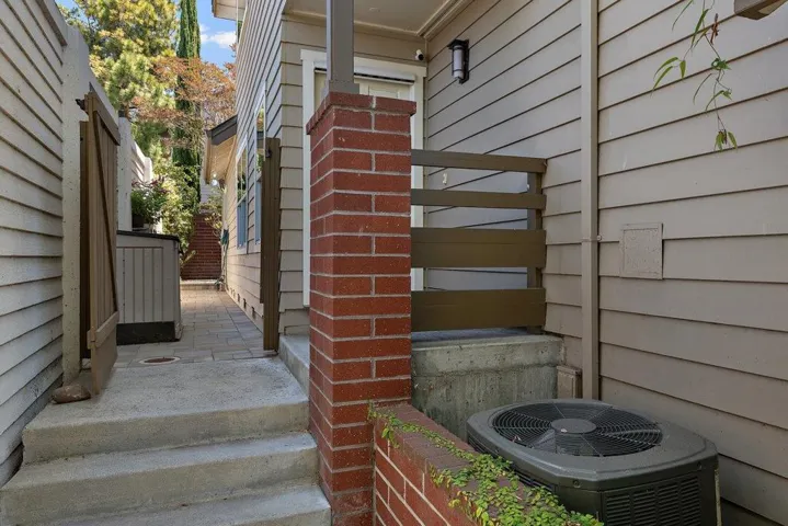 2131 Avy Avenue, Menlo Park, California 94025