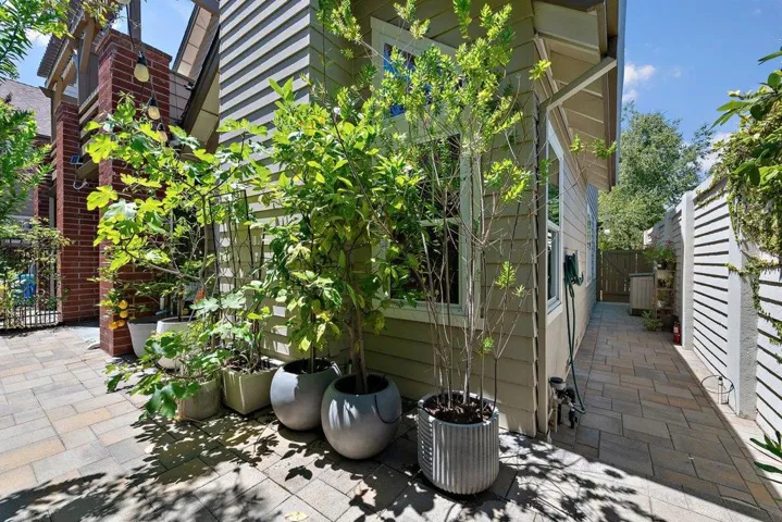 2131 Avy Avenue, Menlo Park, California 94025