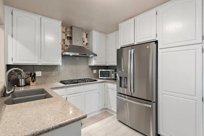 2131 Avy Avenue, Menlo Park, California 94025