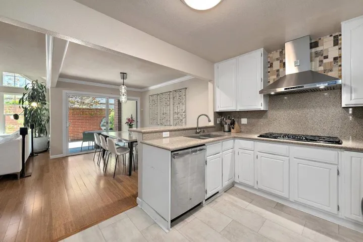 2131 Avy Avenue, Menlo Park, California 94025