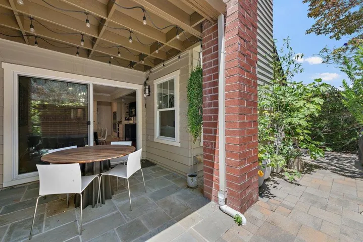 2131 Avy Avenue, Menlo Park, California 94025