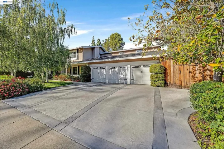 3 CAR Garage