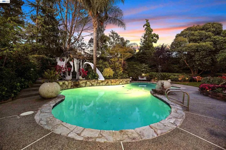 Private Pool