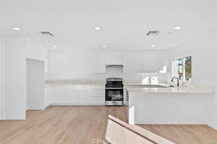 6842 Cedros Avenue, Van Nuys, California 91405
