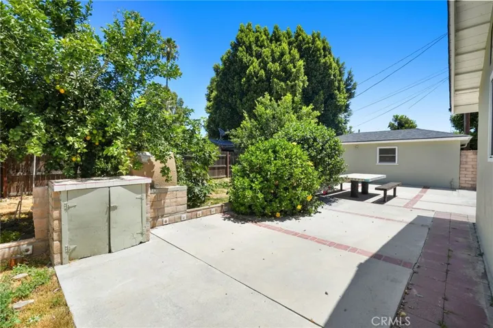 15841 Marlin Place, Lake Balboa, California 91406