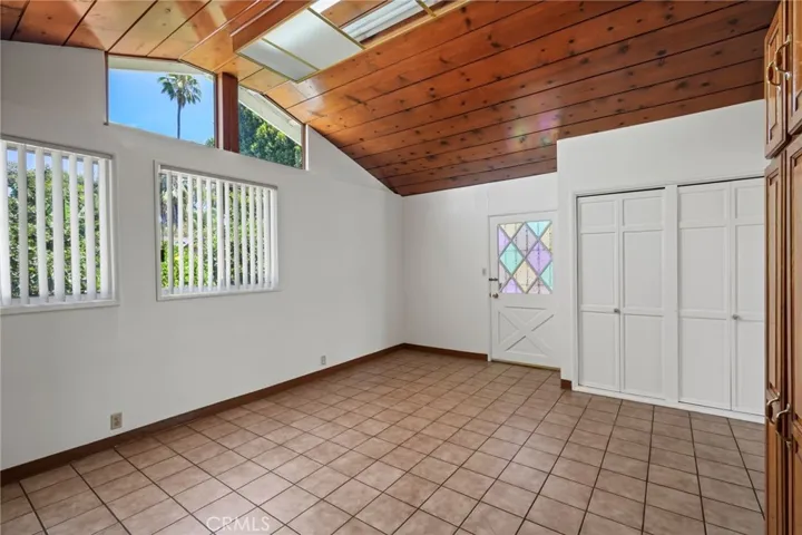 15841 Marlin Place, Lake Balboa, California 91406