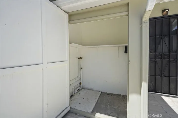 15841 Marlin Place, Lake Balboa, California 91406
