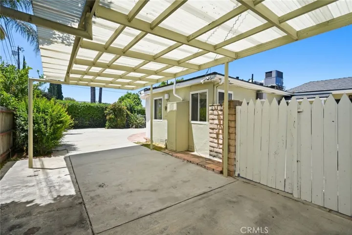 15841 Marlin Place, Lake Balboa, California 91406