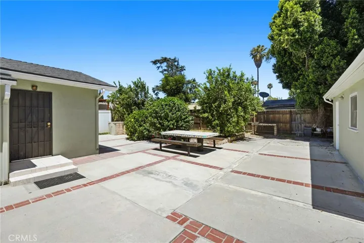 15841 Marlin Place, Lake Balboa, California 91406