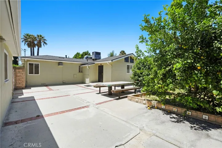 15841 Marlin Place, Lake Balboa, California 91406