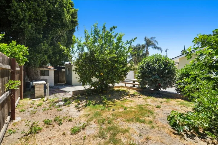 15841 Marlin Place, Lake Balboa, California 91406