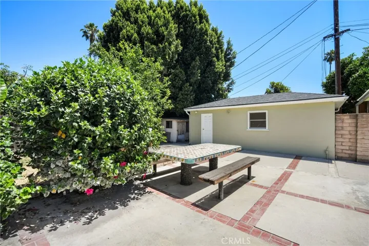 15841 Marlin Place, Lake Balboa, California 91406